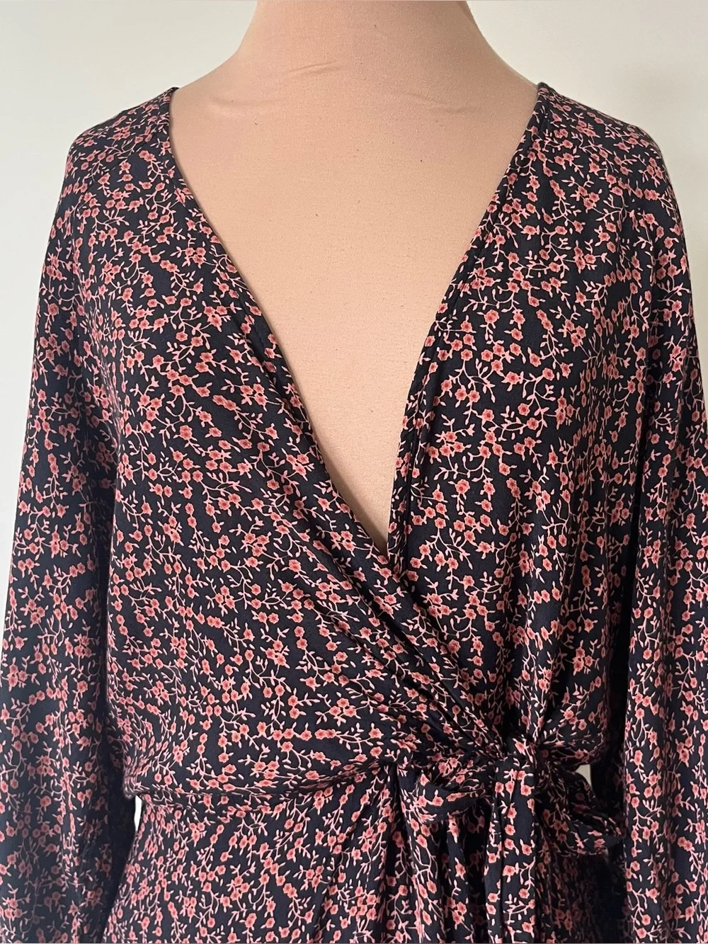 Free People Clara V-Neck 3/4 Sleeve Waist Tie Black Floral Tunic Mini Dress Sz M